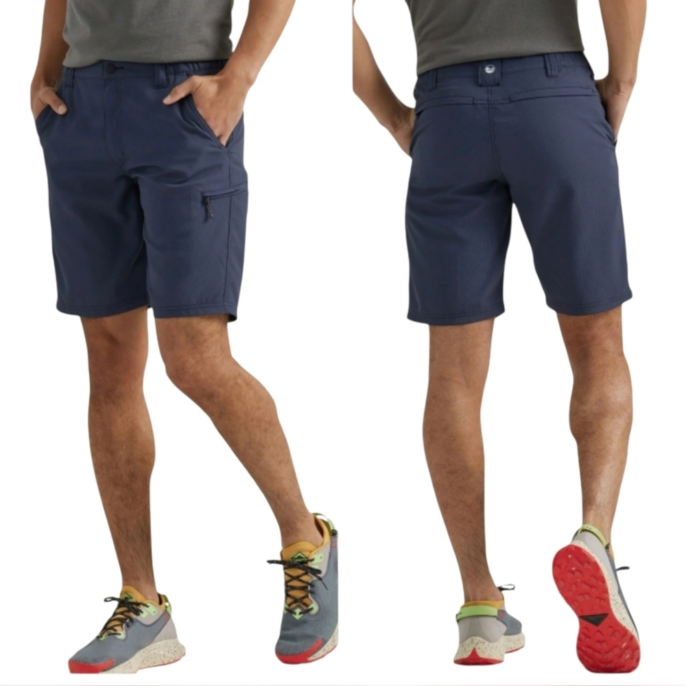 Wrangler Mens Outdoor Cargo Shorts Size 48 Blue  Zipper Pocket Belt Loops UPF40+